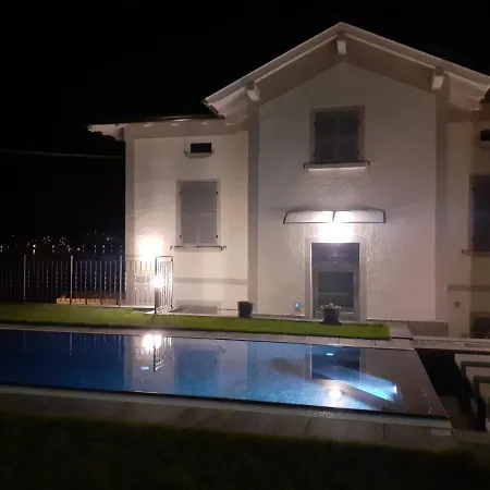 Lescen White - Swimming Pool Appartamento